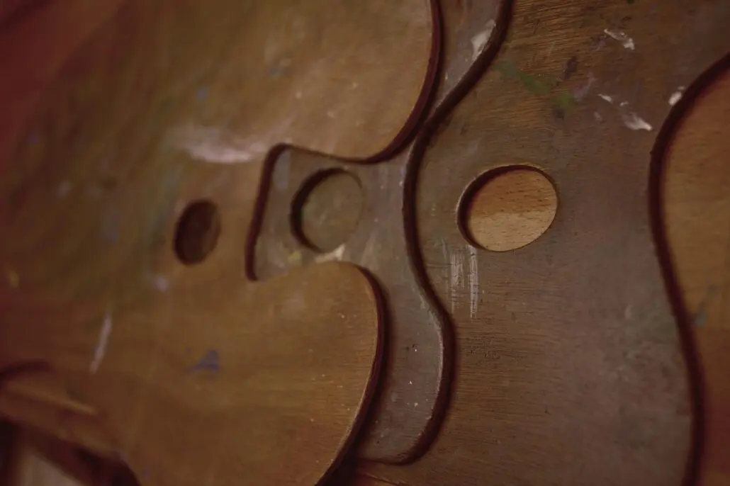 Paletten aus dreißig Jahren, gekauft oder selber gemacht häufig gebraucht, gepflegt und vernachlässigt - Arbeiten von Martin Eller